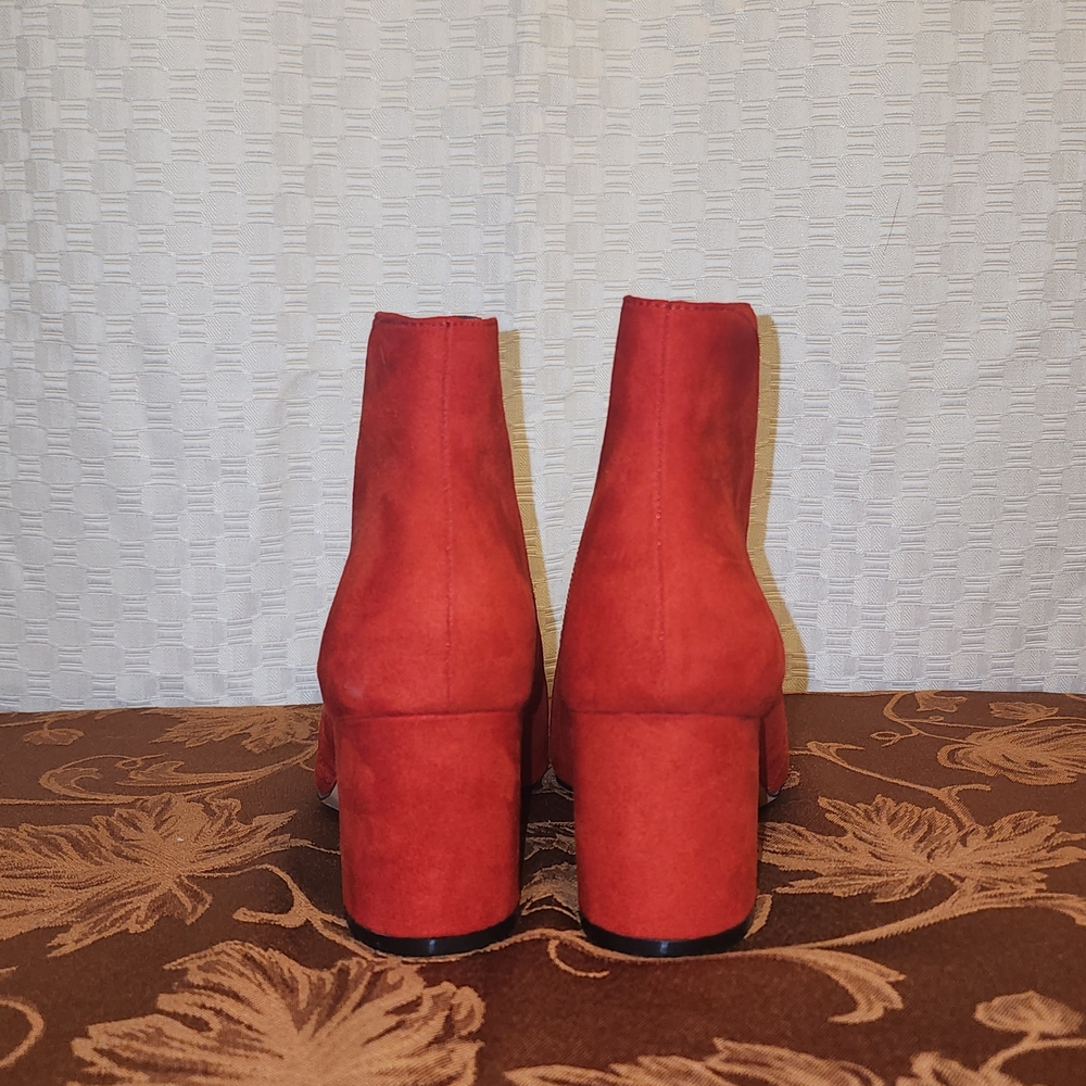 Women's Red Suede Heeled Ankle Boots Zipper Holiday Ankeboot Booties - Picture 5 of 6